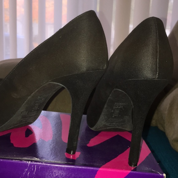 Heels/Platform - Picture 4 of 6